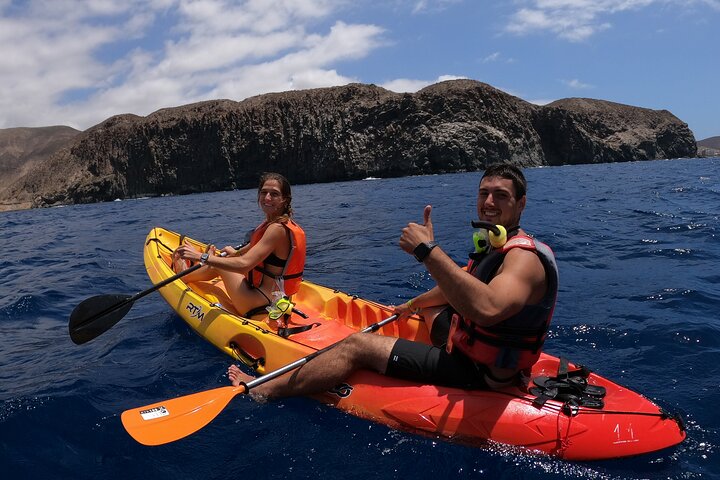 Kayaking + snorkeling with turtles