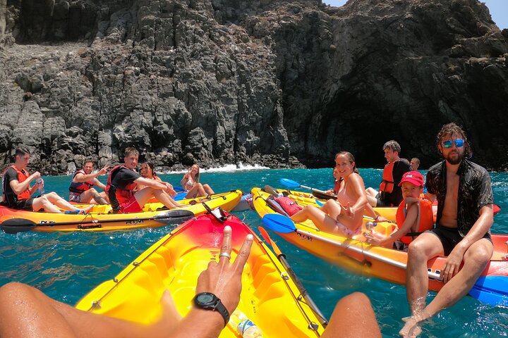 Kayaking + snorkeling with turtles
