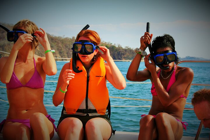 Sunset Catamaran Tour in Playa Flamingo