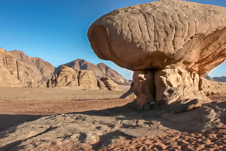 Full day Jeep Tour in Wadi Rum desert