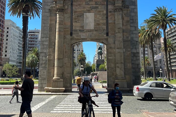 Tailor-made Montevideo: Private City Tour with a Local