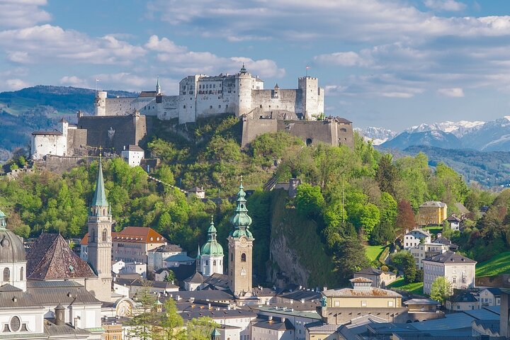 Private Transfer from Passau to Salzburg with 2 hours for sightseeing