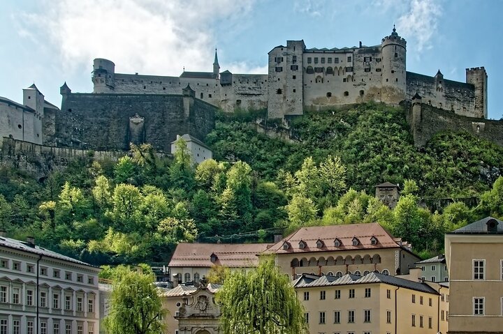 Private Transfer from Passau to Salzburg with 2 hours for sightseeing