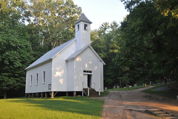 Cades Cove Sightseeing Self-Guided Driving Audio Tour