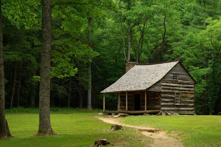 Great Smoky Mountains & Cades Cove Self-Guided Driving Tours