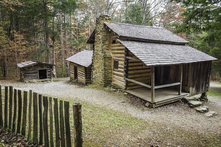 Great Smoky Mountains & Cades Cove Self-Guided Driving Tours