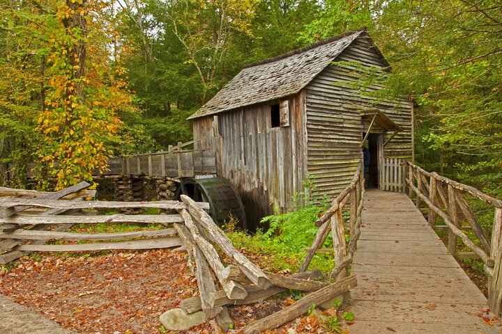 Great Smoky Mountains & Cades Cove Self-Guided Driving Tours