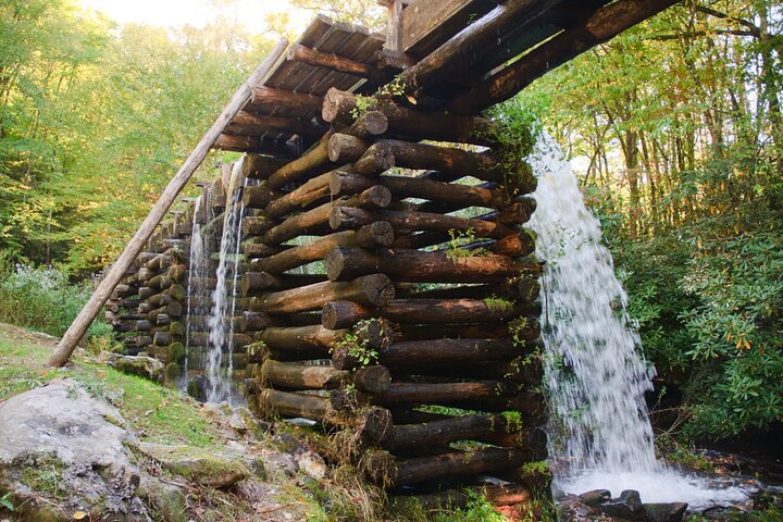 Great Smoky Mountains & Cades Cove Self-Guided Driving Tours
