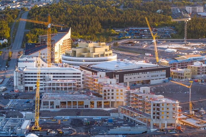 Kiruna City Tour. Guided Sightseeing Minivan Tour.
