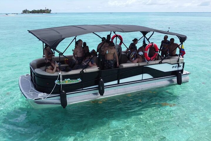 Private Pontoon Day by the Aquarium and San Andres Bay