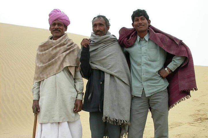 Non-touristic overnight camel safari