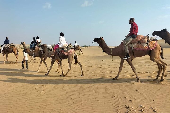 Non-touristic overnight camel safari