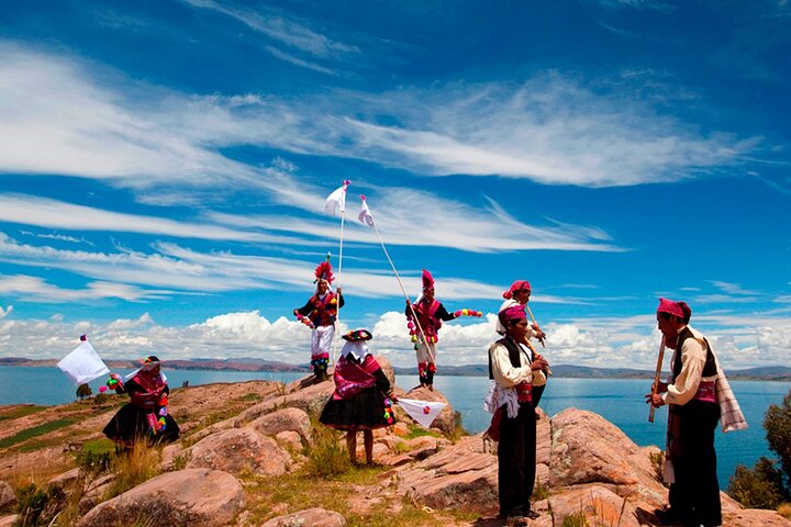 Full Day Guided Tour in Copacabana and Isla del Sol