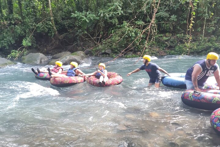 RIO CELESTE RIVER: Tubing+Rainforest+Wildlife+Waterfall+Active Volcano (PRIVATE)