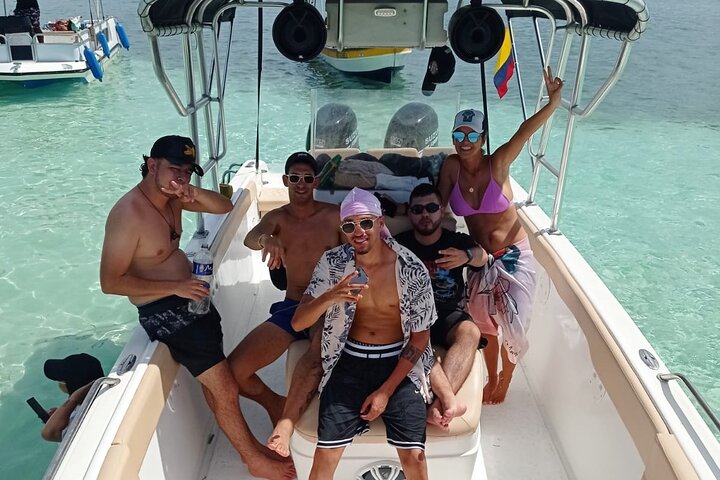 Marmows Full Day Private Boat Tour in San Andreas Islands