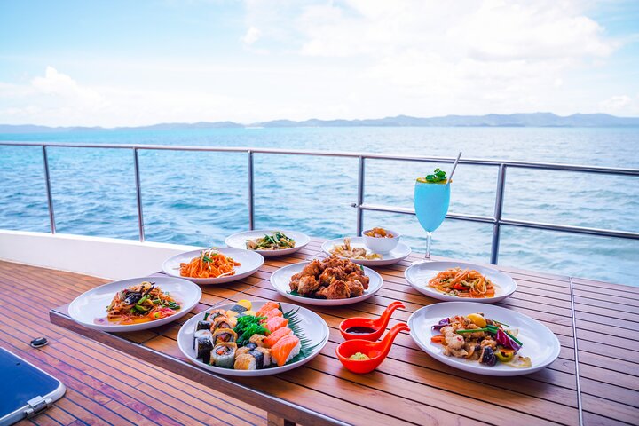Luxury Boat to James Bond Islands with Lunch and Sunset Dinner