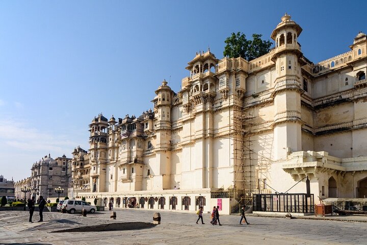 Full-Day Private Udaipur Sightseeing Tour with optional Guide