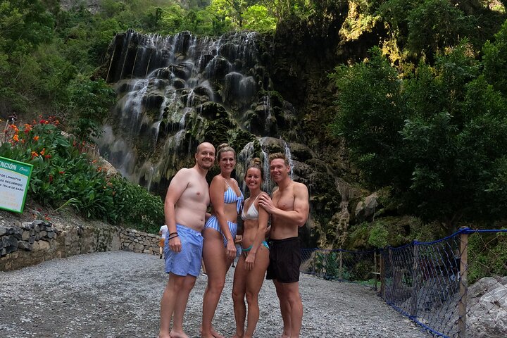 Early & Express Tolantongo Hot Springs