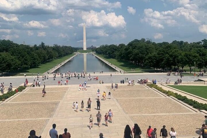 Stretch Limo Private Day & Night Custom Tours of Washington DC