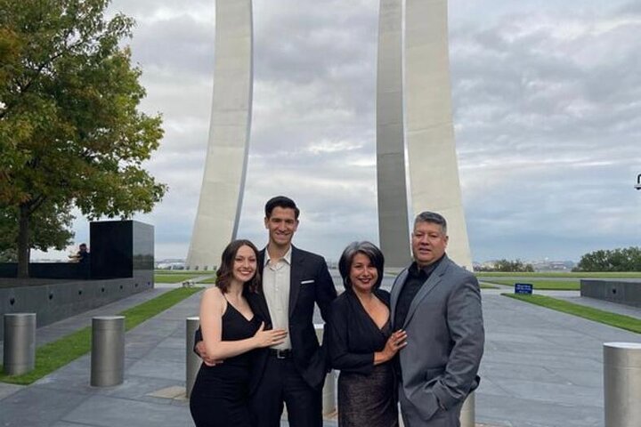 Stretch Limo Private Day & Night Custom Tours of Washington DC