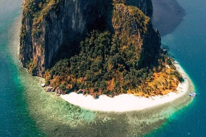 El Nido Tour B - Caves and Islands Tour (Private / Shared)