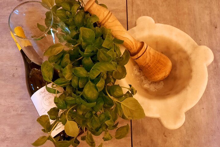 Pesto Class and Wine Tasting in Vernazza, Cinque Terre