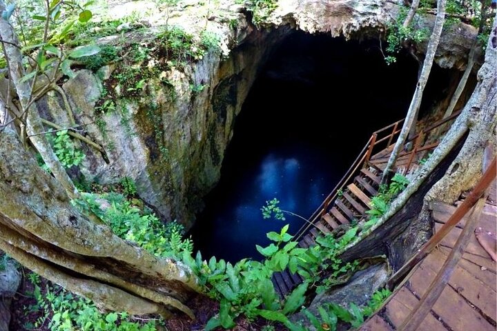 Progreso Mayapan and swim cenote excursion