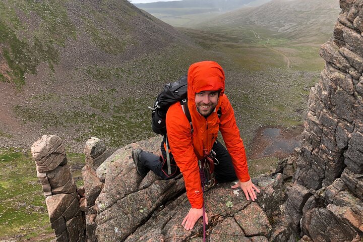 Private Guided Ridge Scrambling Experience in the Cairngorms