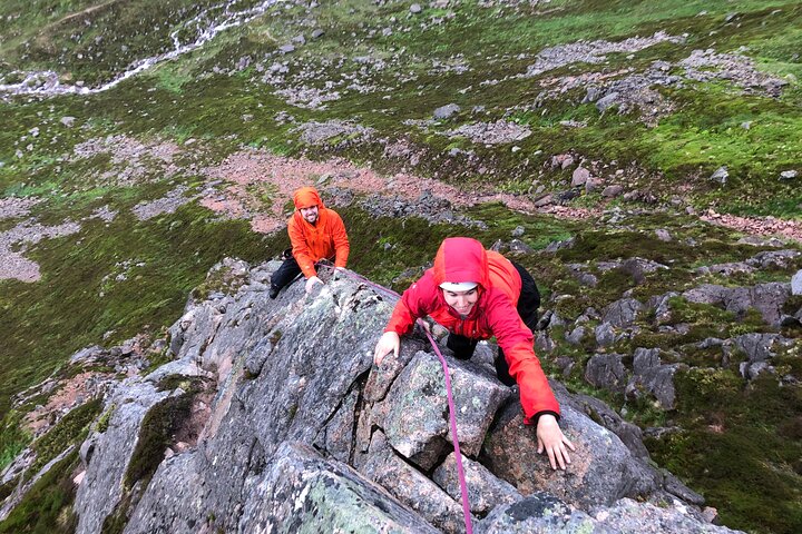Private Guided Ridge Scrambling Experience in the Cairngorms