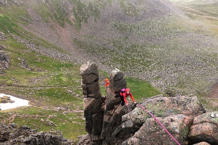 Private Guided Ridge Scrambling Experience in the Cairngorms