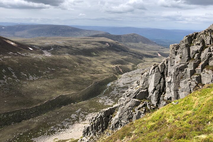 Private Guided Ridge Scrambling Experience in the Cairngorms