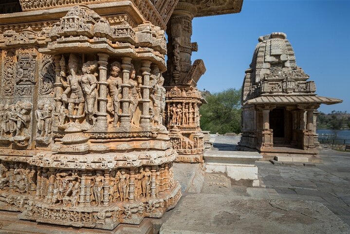 Half-Day Eklingji & Nagda Temple Tour by Tuk-Tuk or Car