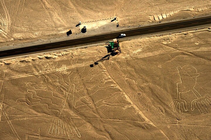 One-way Shuttle Transfer: Nazca to Huacachina
