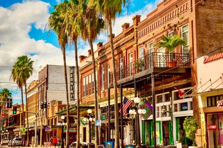 Guided Tampa Sightseeing Tour in a Deluxe Street Legal Golf Cart