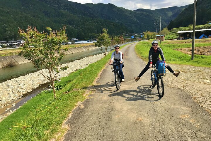 1-Day Private Rural E-Bike Tour in Hida