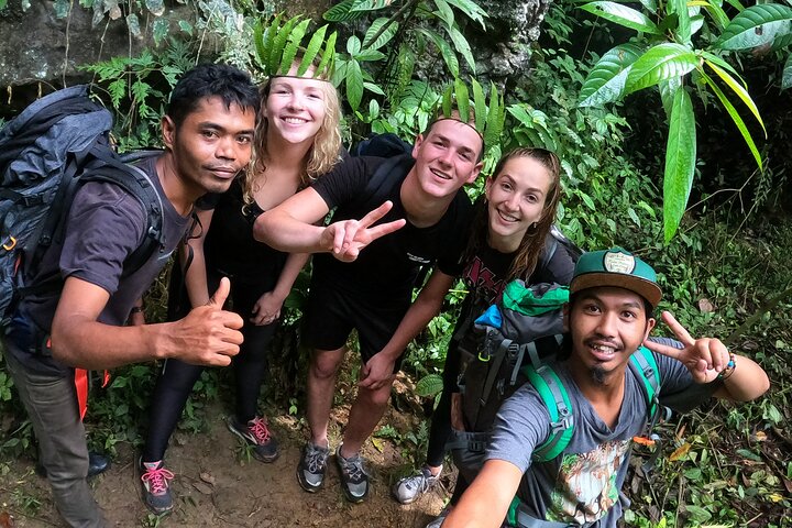 TOUR PACKAGE (jungle trekking, taxi, Room) 4 DAYS 3 NIGHTS in BUKIT LAWANG