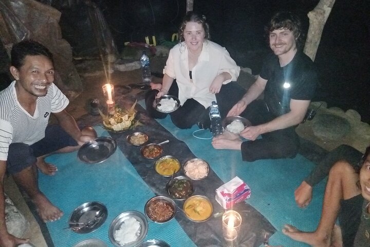 TOUR PACKAGE (jungle trekking, taxi, Room) 4 DAYS 3 NIGHTS in BUKIT LAWANG