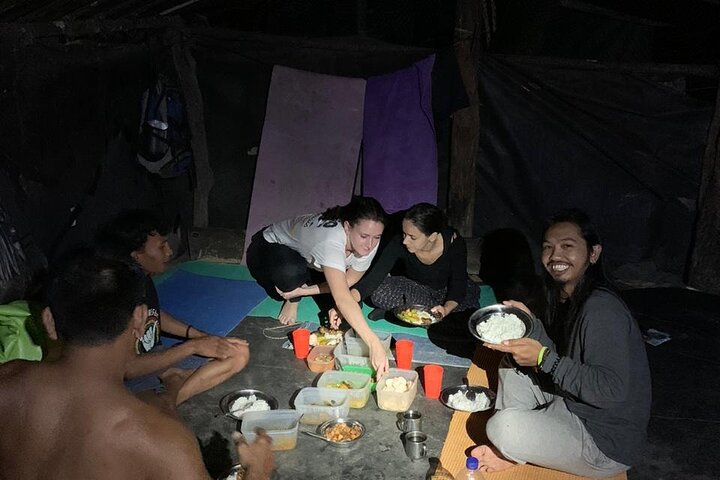 TOUR PACKAGE (jungle trekking, taxi, Room) 4 DAYS 3 NIGHTS in BUKIT LAWANG