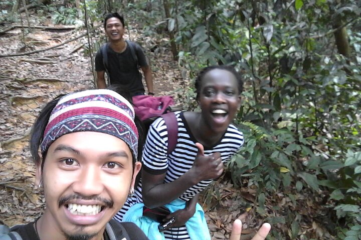 TOUR PACKAGE (jungle trekking, taxi, Room) 4 DAYS 3 NIGHTS in BUKIT LAWANG