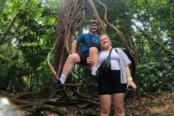 TOUR PACKAGE (jungle trekking, taxi, Room) 4 DAYS 3 NIGHTS in BUKIT LAWANG