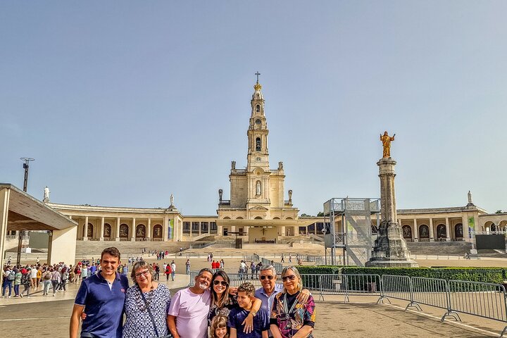 Fátima, Nazaré & Medieval Óbidos: Private Day Trip from Lisbon