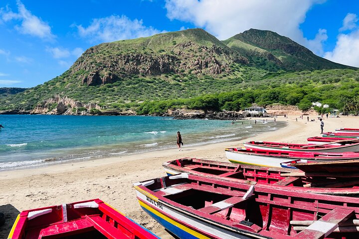Private Guided Santiago Island Tour: Workshop with Locals & Tarrafal Beach