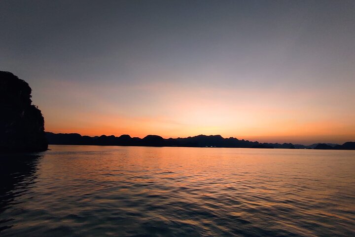 Lan Ha - Ha Long Bay - Dau Be island 2D/1N from Cat Ba in less touristy areas.