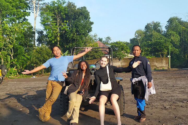 Borobudur Sunrise from setumbu Hill , Merapi Volcano & Prambanan Full Day Tour