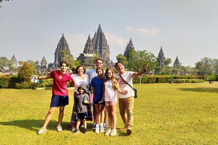 Borobudur Sunrise from setumbu Hill , Merapi Volcano & Prambanan Full Day Tour