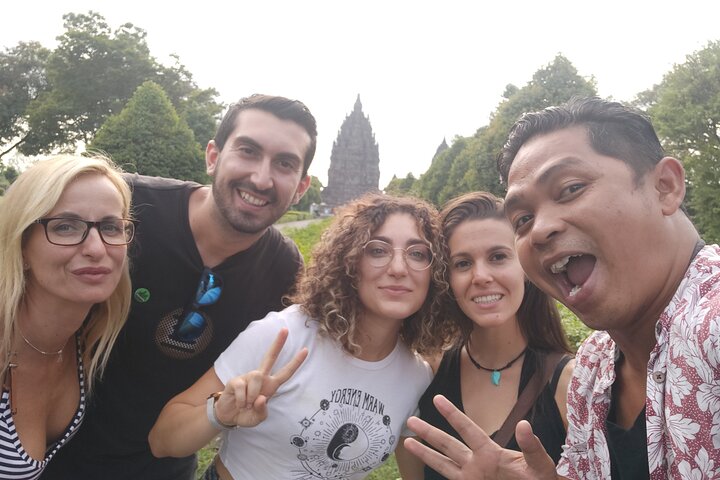 Borobudur Sunrise from setumbu Hill , Merapi Volcano & Prambanan Full Day Tour