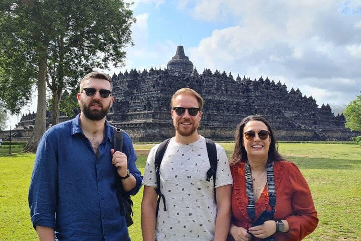 Borobudur Sunrise from setumbu Hill , Merapi Volcano & Prambanan Full Day Tour