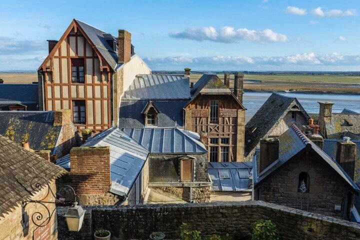 Mont-St-Michel: Private Walking Tour "Abbey Ticket Included"