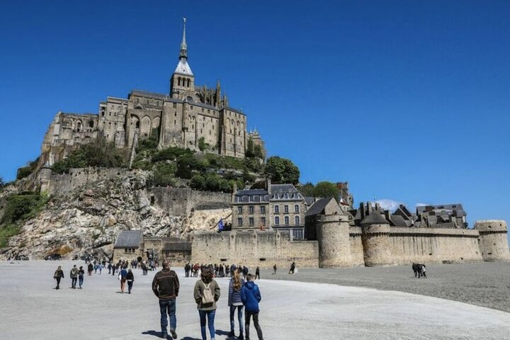 Mont-St-Michel: Private Walking Tour "Abbey Ticket Included"