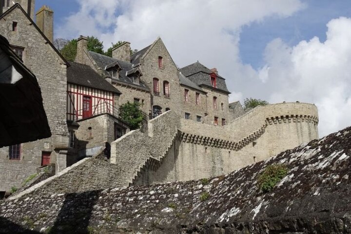 Mont-St-Michel: Private Walking Tour "Abbey Ticket Included"